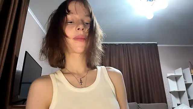 Snapshot of asunanue chatting on 04/14/26, 10:27 asunanue online show from 04/14/26, 10:27