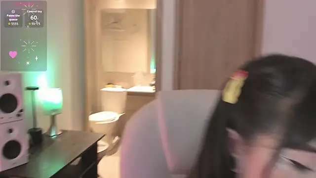 Snapshot of IIVY_KUSH chatting on 04/16/26, 09:32 IIVY KUSH online show from 04/16/26, 09:32