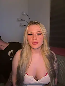 tiiffyy online show from 04/14/26, 07:42