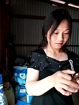 Snapshot of Cute-flowers chatting on 04/02/26, 01:58 Cute-flowers online show from 04/02/26, 01:58