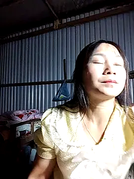 Snapshot of Cute-flowers chatting on 04/03/26, 01:31 Cute-flowers online show from 04/03/26, 01:31