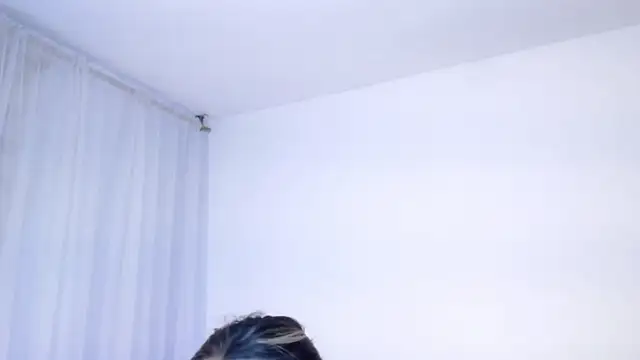 Snapshot of KylieVennet chatting on 04/12/26, 04:28 KylieVennet online show from 04/12/26, 04:28