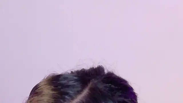 Snapshot of KylieVennet chatting on 04/16/26, 04:02 KylieVennet online show from 04/16/26, 04:02