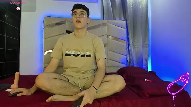 Snapshot of Tom_Parker_ chatting on 03/23/26, 08:24 Tom Parker online show from 03/23/26, 08:24