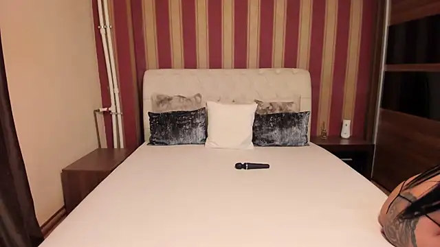 AshxleyPage online show from 04/04/26, 07:55