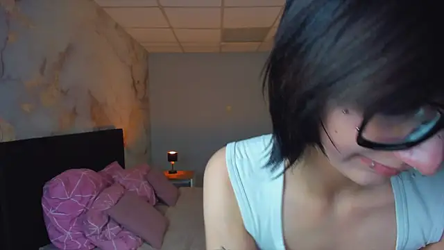 LunaVogue online show from 03/31/26, 03:41