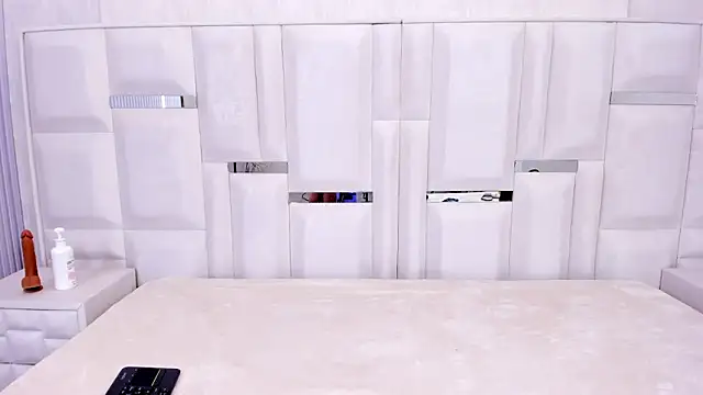 breenda01 online show from 04/14/26, 03:56