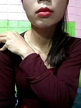 AmyLinee01 online show from 04/05/26, 09:23