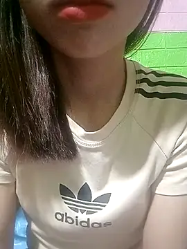 AmyLinee01 online show from 04/06/26, 05:36