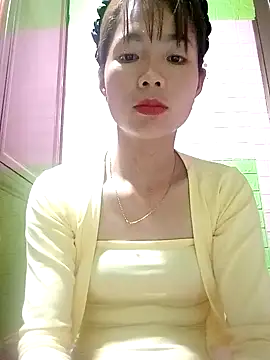 AmyLinee01 online show from 04/12/26, 09:14