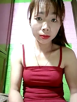 AmyLinee01 online show from 04/15/26, 05:25