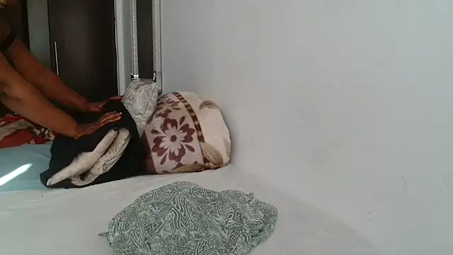 Snapshot of Lucia-boobs chatting on 04/05/26, 01:08 Lucia-boobs online show from 04/05/26, 01:08