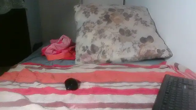 Lucia-boobs online show from 05/19/26, 02:07