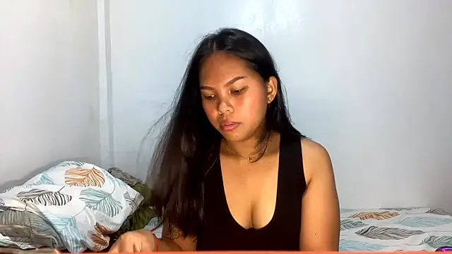 Snapshot of CorrinaThach chatting on 04/13/26, 02:33 CorrinaThach online show from 04/13/26, 02:33