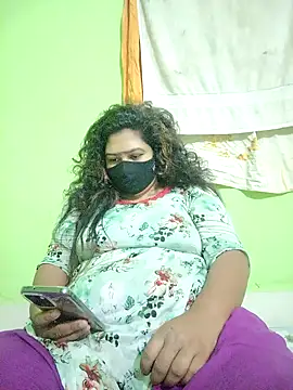 Snapshot of Papte- chatting on 04/12/26, 01:05 Papte- online show from 04/12/26, 01:05