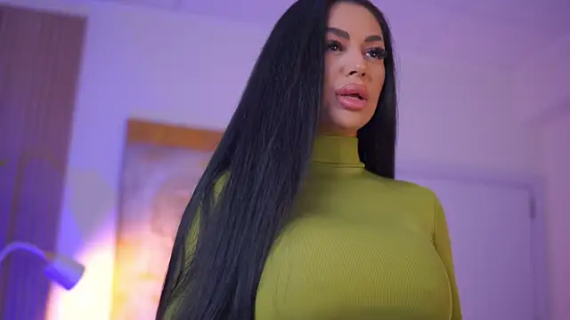 Snapshot of LatinaMorene chatting on 04/01/26, 06:27 LatinaMorene online show from 04/01/26, 06:27