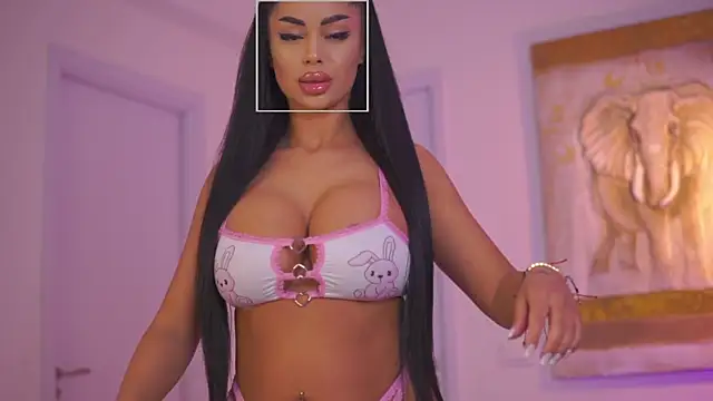 Snapshot of LatinaMorene chatting on 04/09/26, 06:13 LatinaMorene online show from 04/09/26, 06:13