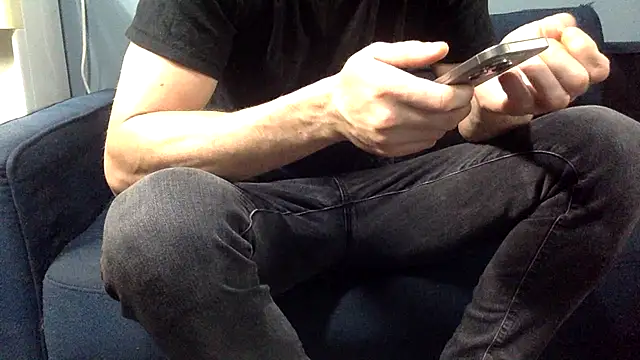 Snapshot of BWCloverboyy chatting on 04/15/26, 07:15 BWCloverboyy online show from 04/15/26, 07:15