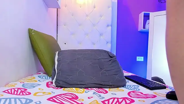 Snapshot of Curly_temptation chatting on 03/26/26, 11:38 Curly temptation online show from 03/26/26, 11:38