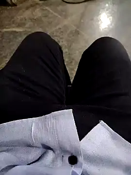 Snapshot of roselover2222 chatting on 03/27/26, 03:34 roselover2222 online show from 03/27/26, 03:34