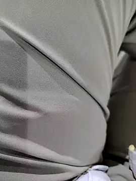 Snapshot of roselover2222 chatting on 04/05/26, 08:28 roselover2222 online show from 04/05/26, 08:28