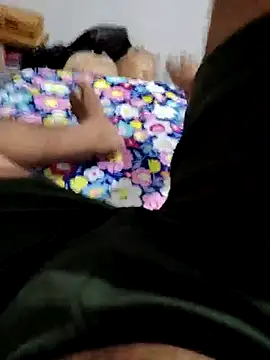 Snapshot of roselover2222 chatting on 04/13/26, 05:35 roselover2222 online show from 04/13/26, 05:35