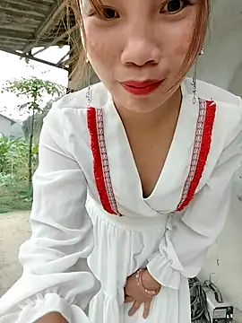 Ruby Lucy online show from 04/03/26, 12:30