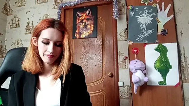 Snapshot of SirenFrost chatting on 04/14/26, 11:05 SirenFrost online show from 04/14/26, 11:05