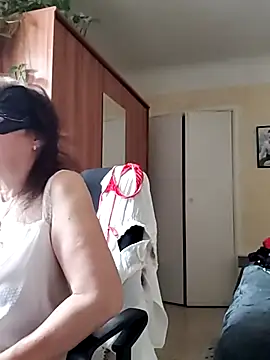 Chrismaturefrench online show from 03/29/26, 08:14