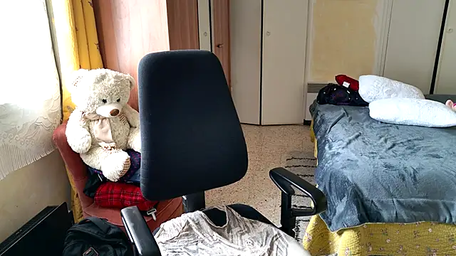 Chrismaturefrench online show from 04/19/26, 03:33