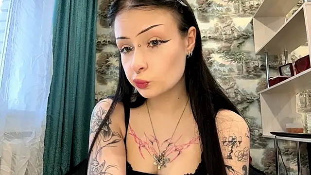 Snapshot of YoursinGoddes chatting on 04/13/26, 03:28 YoursinGoddes online show from 04/13/26, 03:28