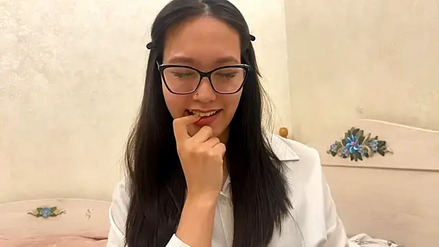 Snapshot of ayanovae chatting on 03/23/26, 03:38 ayanovae online show from 03/23/26, 03:38