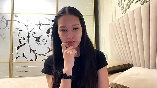 Snapshot of ayanovae chatting on 03/28/26, 06:57 ayanovae online show from 03/28/26, 06:57