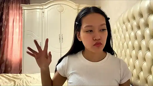 Snapshot of ayanovae chatting on 03/31/26, 05:41 ayanovae online show from 03/31/26, 05:41