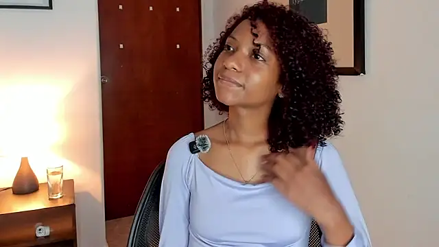 Snapshot of marian_h chatting on 04/12/26, 01:43 marian h online show from 04/12/26, 01:43