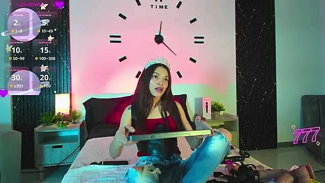 aurora petitee online show from 04/02/26, 12:58