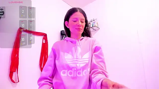 Snapshot of sofy_bonnet1 chatting on 04/01/26, 12:28 sofy bonnet1 online show from 04/01/26, 12:28