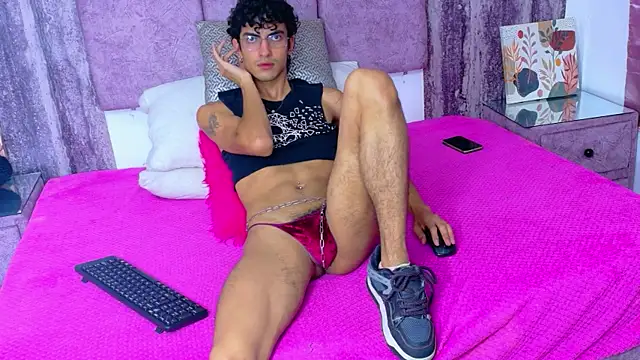 Snapshot of AxelRush chatting on 04/05/26, 07:44 AxelRush online show from 04/05/26, 07:44