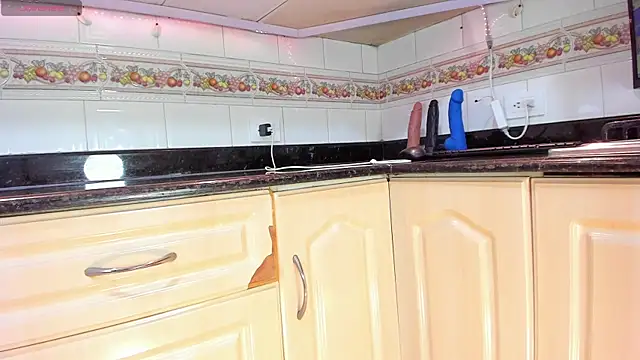 SophiaRivera18 online show from 04/16/26, 09:39