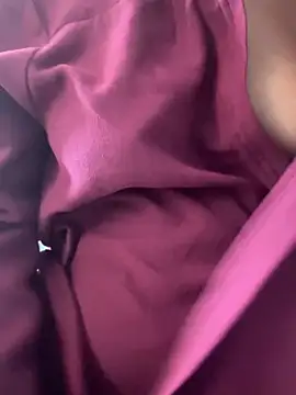 Supremegirlvibes online show from 04/06/26, 01:45