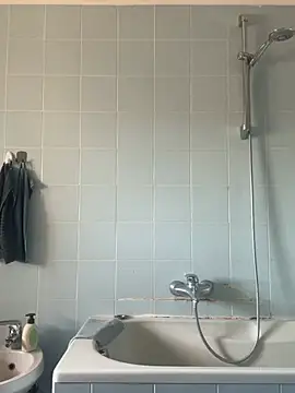 Supremegirlvibes online show from 07/05/26, 03:52