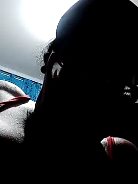 Snapshot of sexymomsn chatting on 03/26/26, 05:13 sexymomsn online show from 03/26/26, 05:13