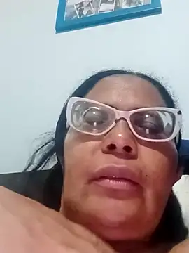 Snapshot of sexymomsn chatting on 04/03/26, 11:47 sexymomsn online show from 04/03/26, 11:47