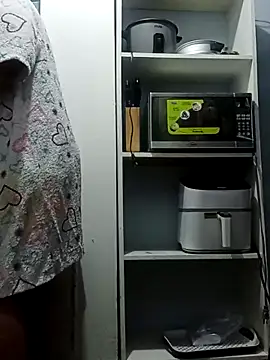 Snapshot of sexymomsn chatting on 04/04/26, 11:51 sexymomsn online show from 04/04/26, 11:51