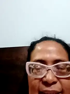 Snapshot of sexymomsn chatting on 04/04/26, 11:57 sexymomsn online show from 04/04/26, 11:57