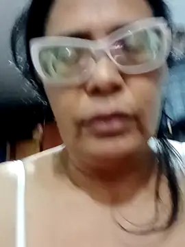 Snapshot of sexymomsn chatting on 04/08/26, 11:32 sexymomsn online show from 04/08/26, 11:32