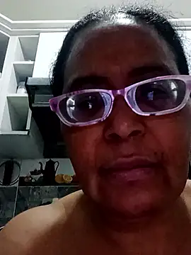 Snapshot of sexymomsn chatting on 04/11/26, 10:14 sexymomsn online show from 04/11/26, 10:14