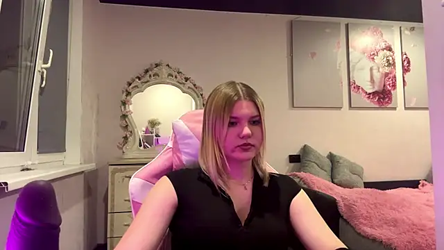 SweettAnny online show from 06/30/26, 09:16