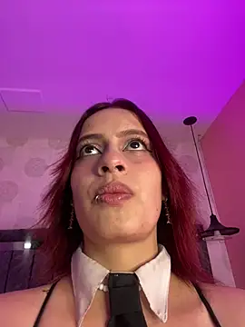 Snapshot of steffmontespink18 chatting on 03/25/26, 01:17 steffmontespink18 online show from 03/25/26, 01:17