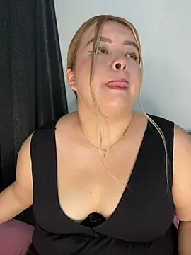 Snapshot of Mssblond1 chatting on 04/03/26, 12:08 Mssblond1 online show from 04/03/26, 12:08